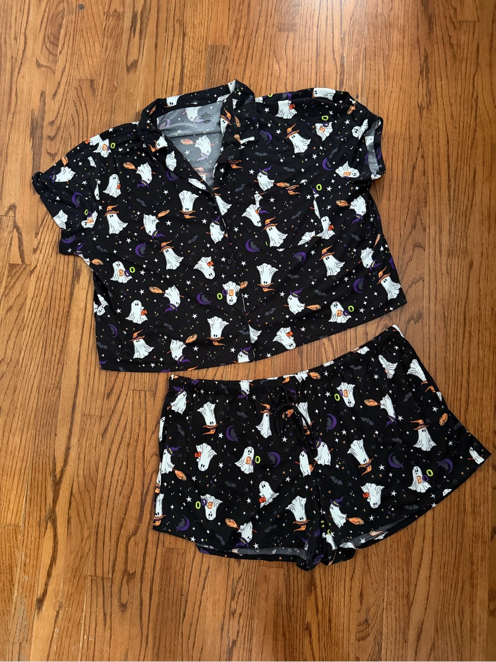 Way to Celebrate Halloween Ghost Pajama Set Shorts Top Cozy Spooky Lounge